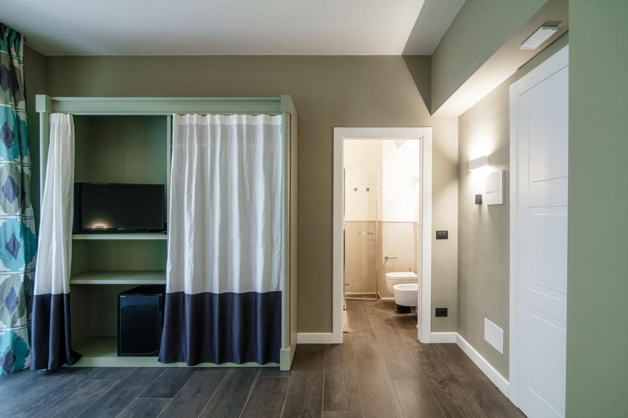 In Centro Luxury Rooms Комо Экстерьер фото