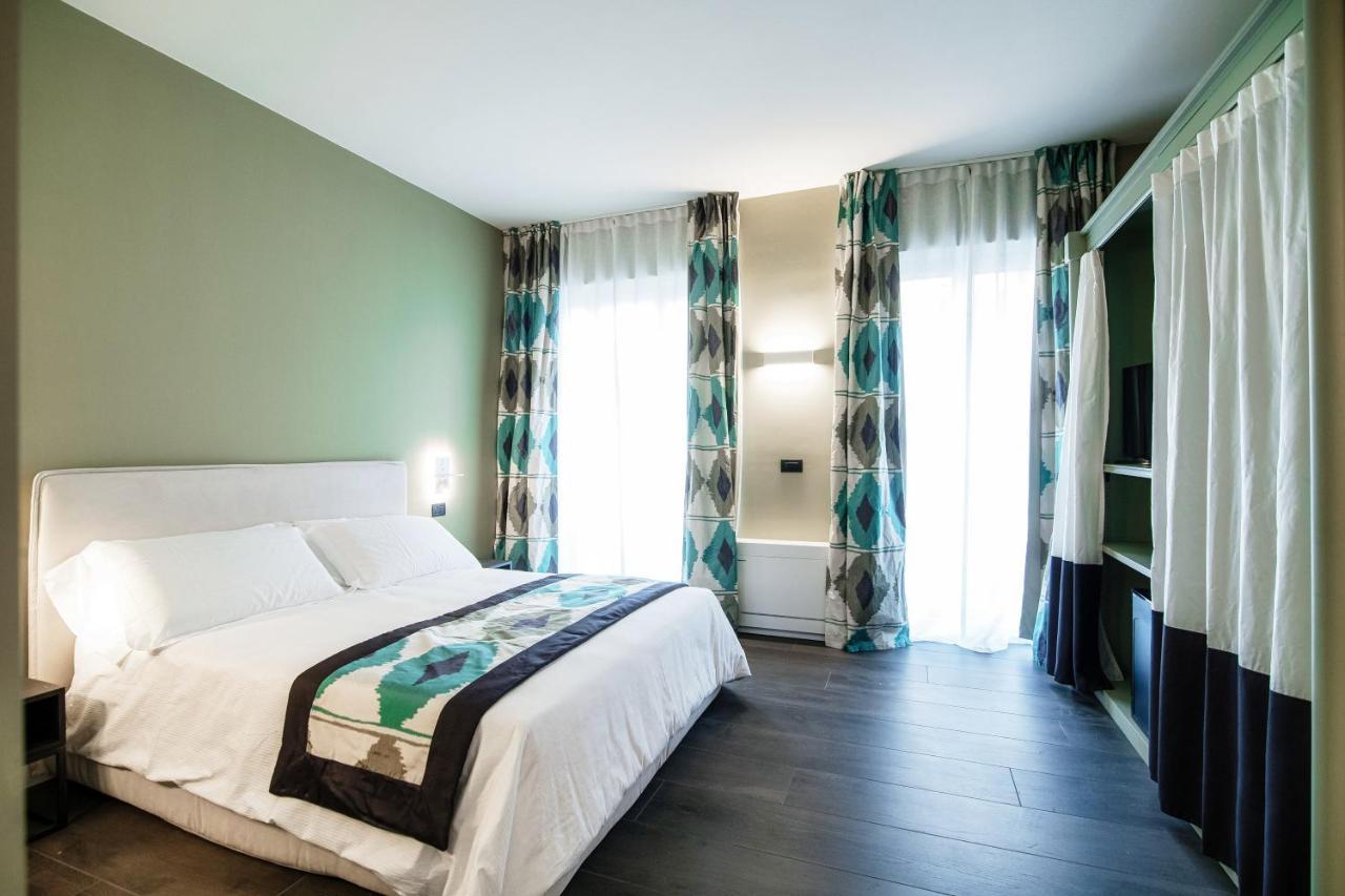 In Centro Luxury Rooms Комо Экстерьер фото