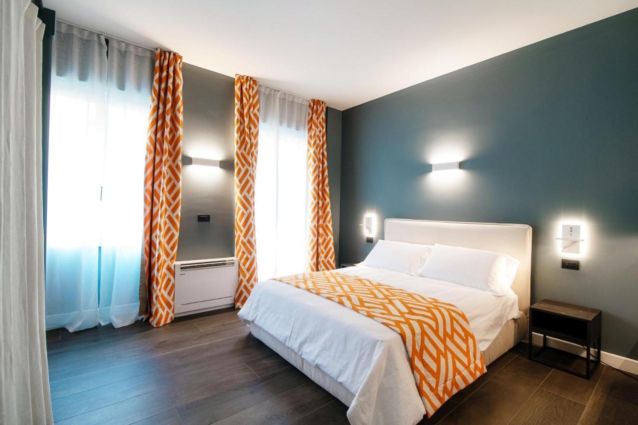 In Centro Luxury Rooms Комо Экстерьер фото