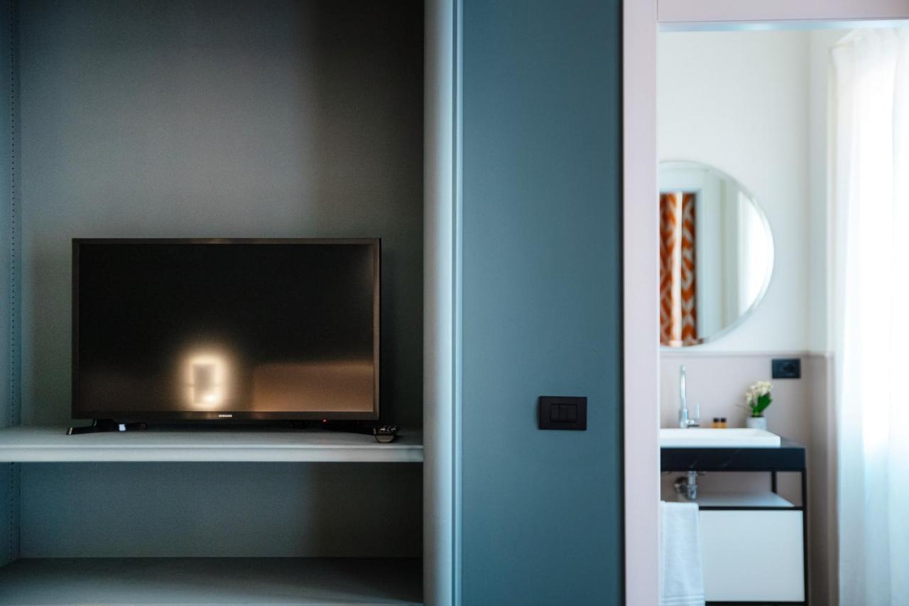 In Centro Luxury Rooms Комо Экстерьер фото