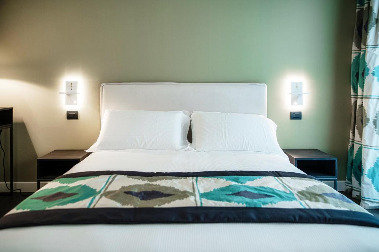 In Centro Luxury Rooms Комо Экстерьер фото