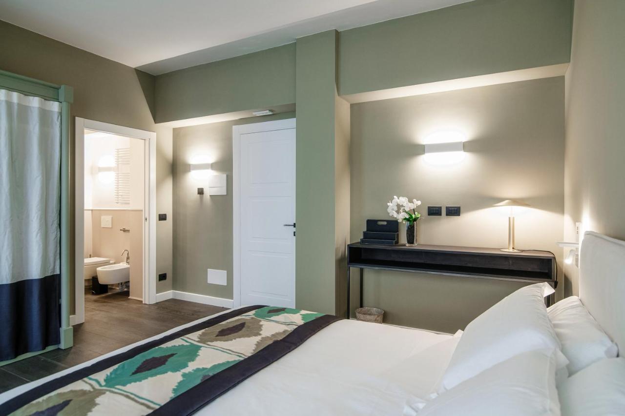 In Centro Luxury Rooms Комо Экстерьер фото