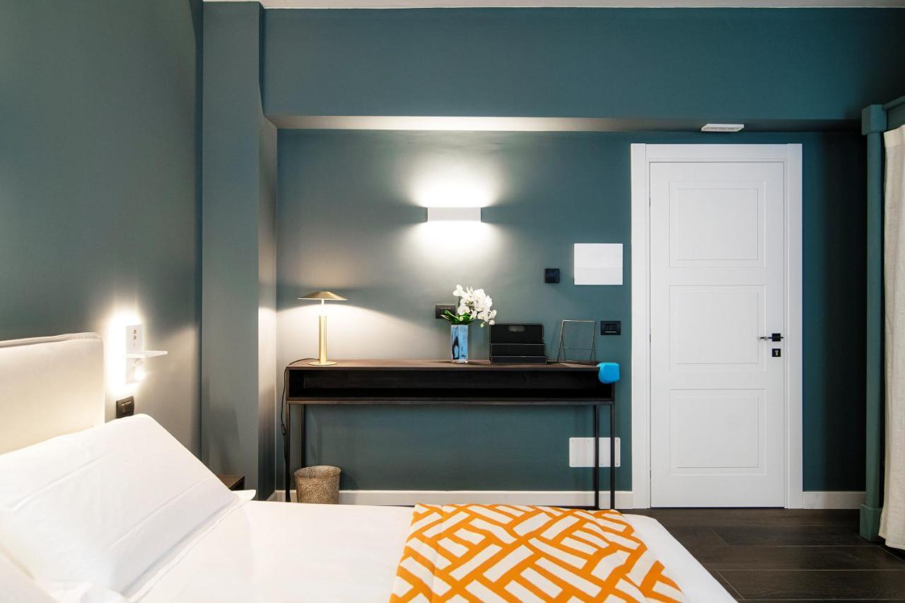In Centro Luxury Rooms Комо Экстерьер фото