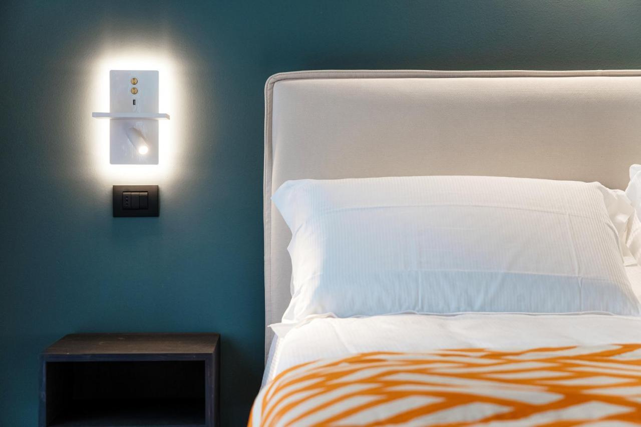 In Centro Luxury Rooms Комо Экстерьер фото