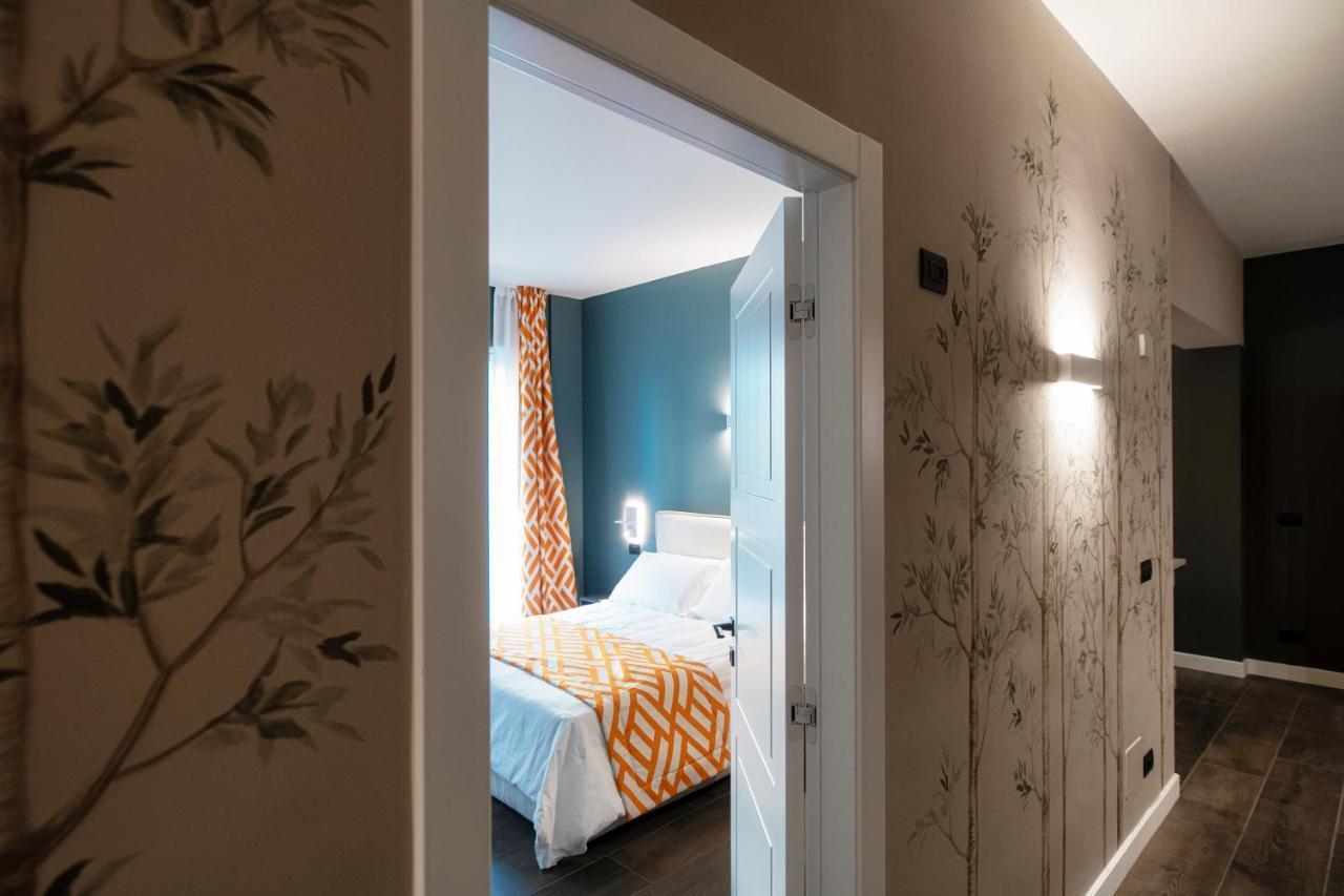 In Centro Luxury Rooms Комо Экстерьер фото