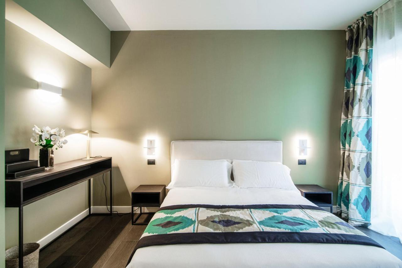 In Centro Luxury Rooms Комо Экстерьер фото