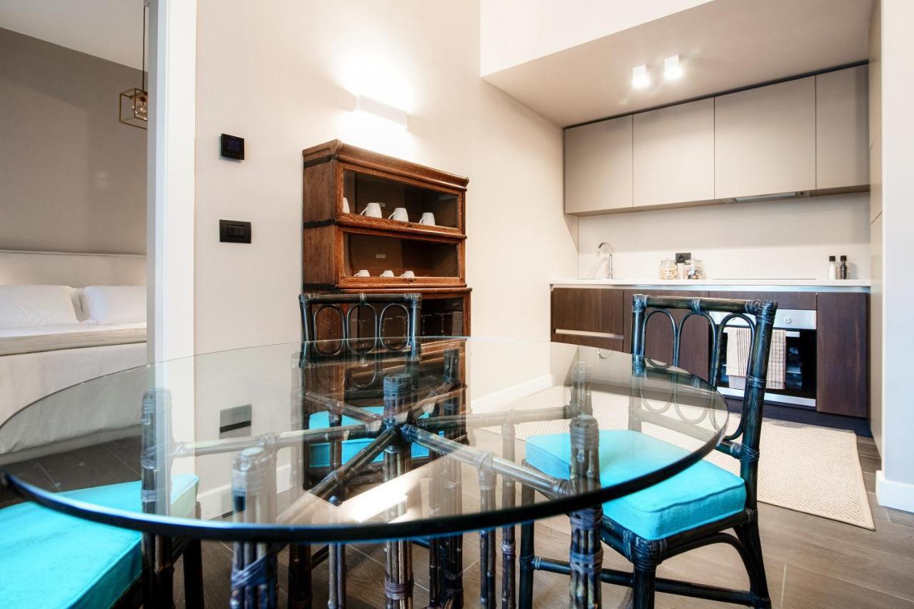 In Centro Luxury Rooms Комо Экстерьер фото